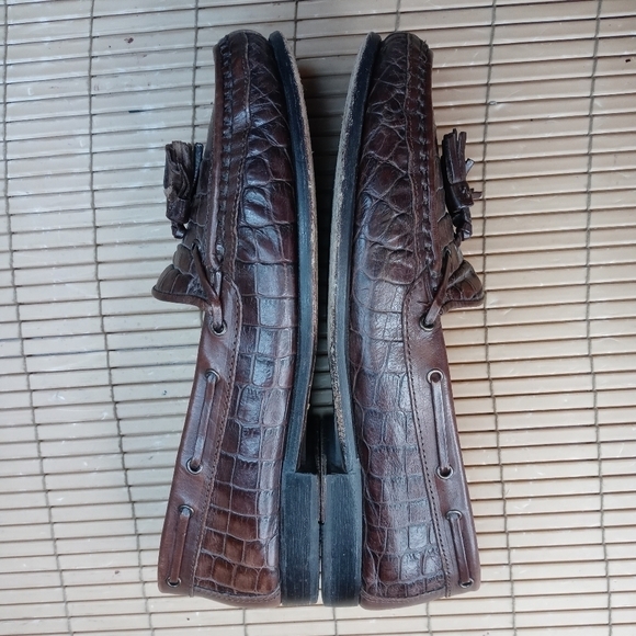 Johnston & Murphy men\'s brown leather Alligator print loafer. Sz 8.5M. 4…